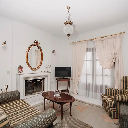 Villa Mythic House *