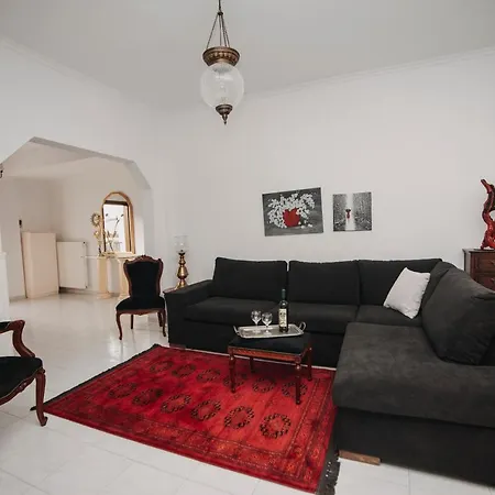 Villa Mythic House *