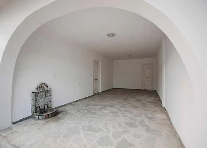 וילה Mythic House לפטוקריה