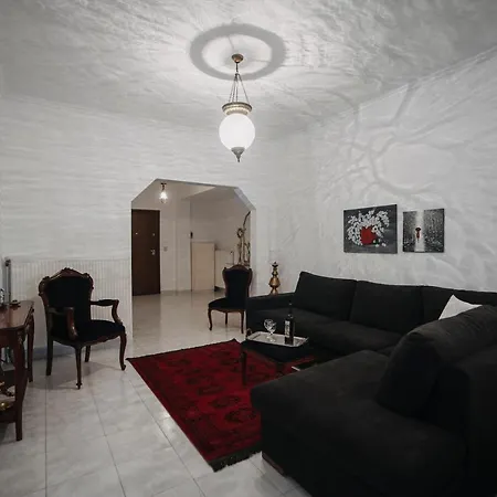 Mythic House Λεπτοκαρυά