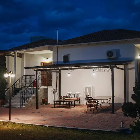 Mythic House * Λεπτοκαρυά