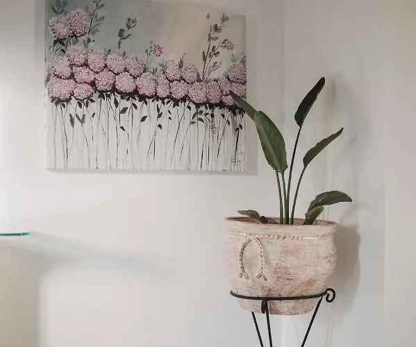 Mythic House Leptokaryá