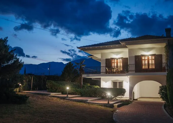 Mythic House Villa *