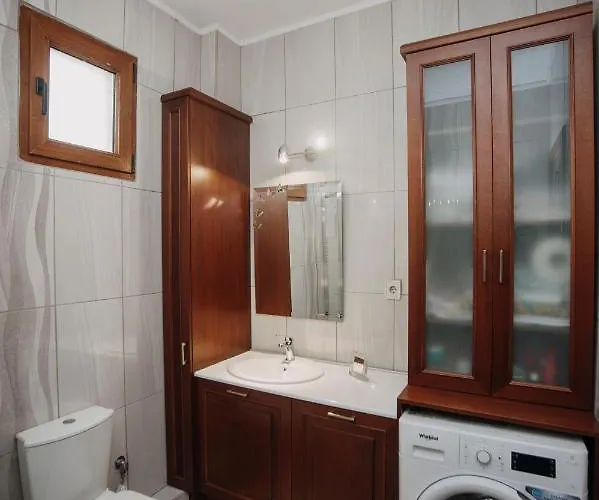 Mythic House * Leptokaryá