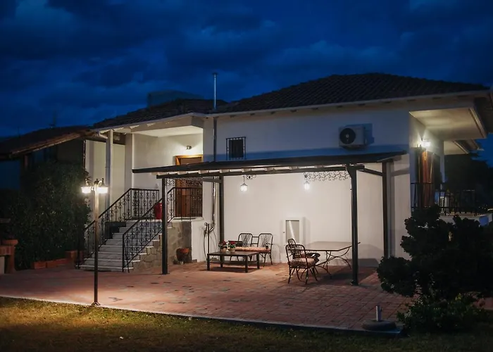 Mythic House * Leptokaryá