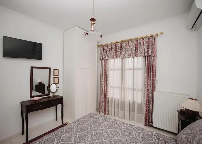 Mythic House * Leptokaryá