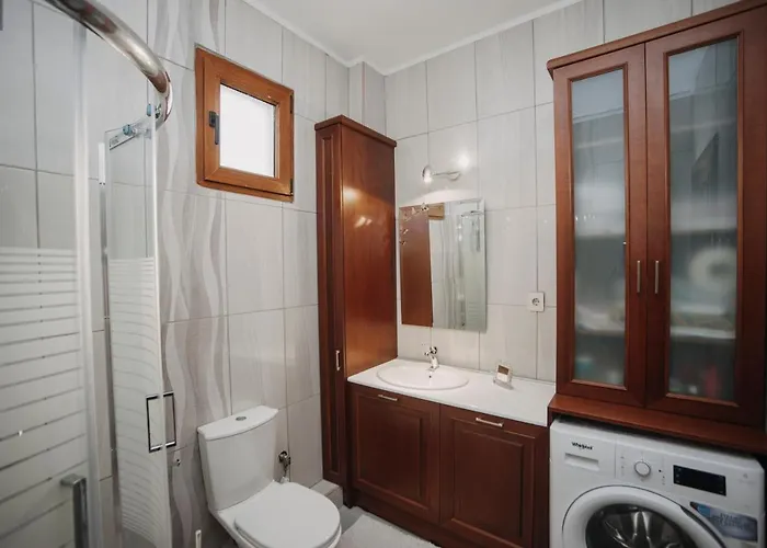 Mythic House Leptokaryá