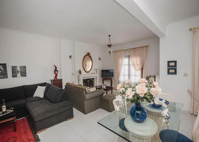 Mythic House Leptokaryá