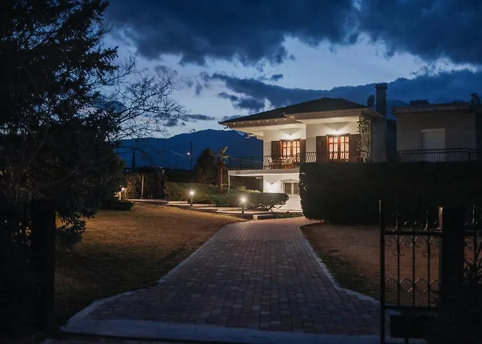 Mythic House Leptokaryá