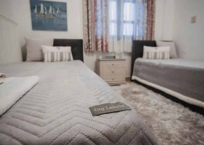 Mythic House * Leptokaryá