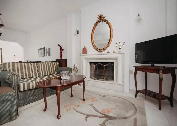 Villa Mythic House *